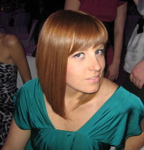 girl picking up - marriageagencykharkov.com