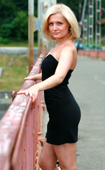 pretty hot girl - marriageagencykharkov.com