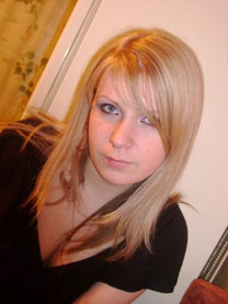 woman phones - marriageagencykharkov.com